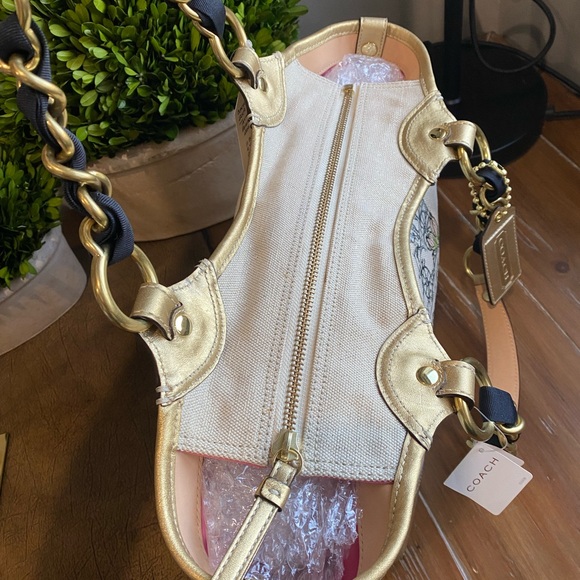 Coach Cream and Gold Shoulder Bag - Picture 7 of 17
